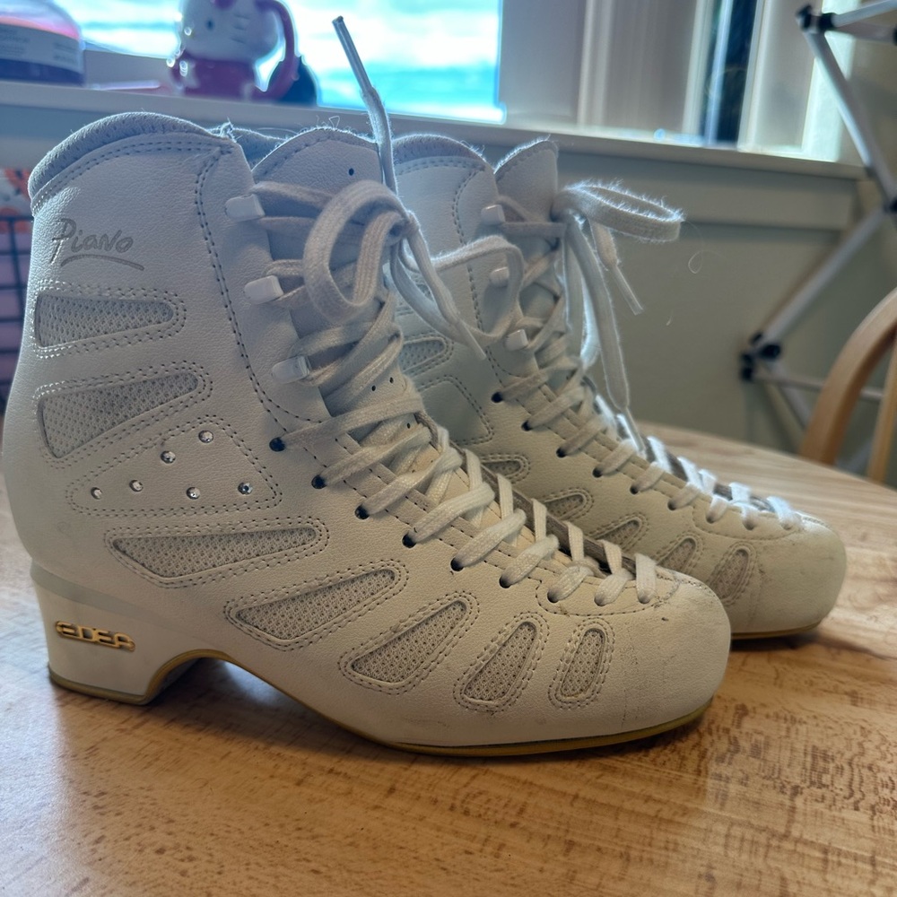 Edea Piano Women's White Figure Skating Boots